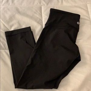 Lululemon size 4 crop wunder under. Luxtreme
